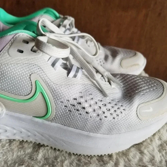 Nike Running React Miler  2 Sneakers Platinum Tint/Green Glow/White 8 - Picture 3 of 13